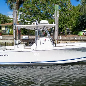 2011 Regulator Boats 28'