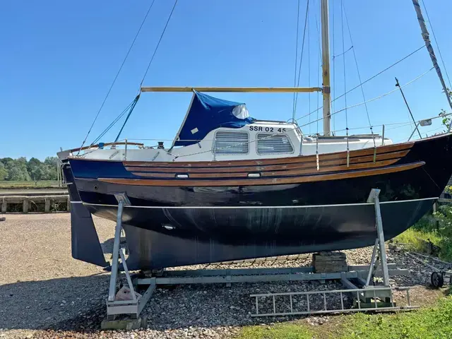 Fisher boats Freeward 25