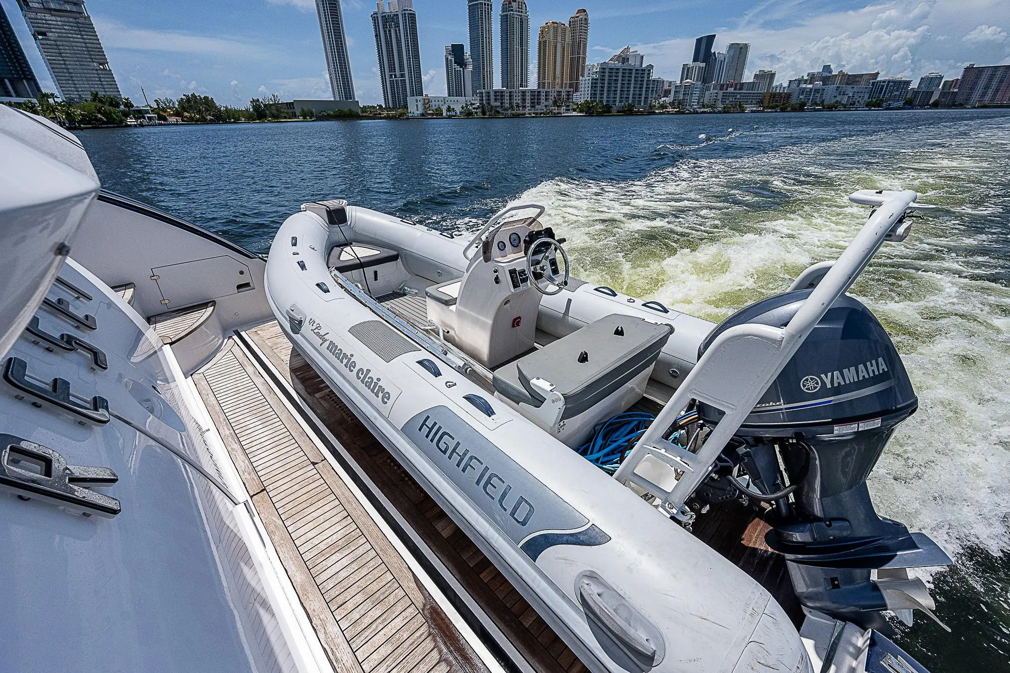 2012 Azimut 82'