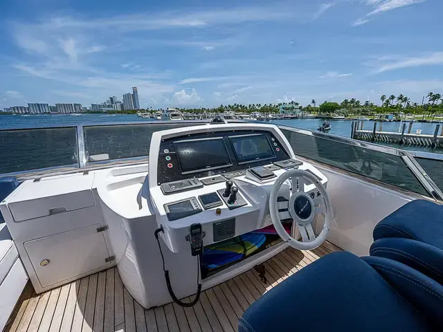 Azimut 82'