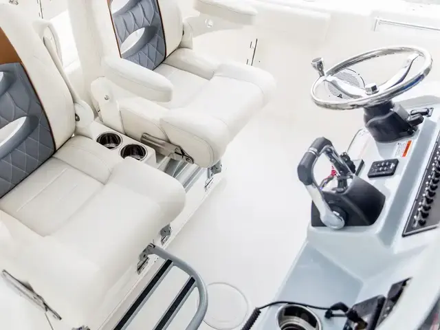 Cobia Boats 320 CC