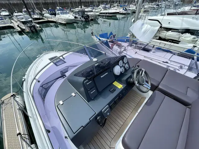 Sealine F 380