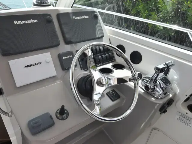 Boston Whaler 315 Conquest