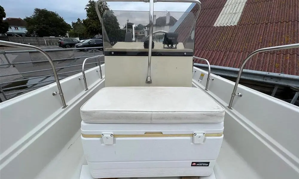 1988 Boston Whaler 17 montauk