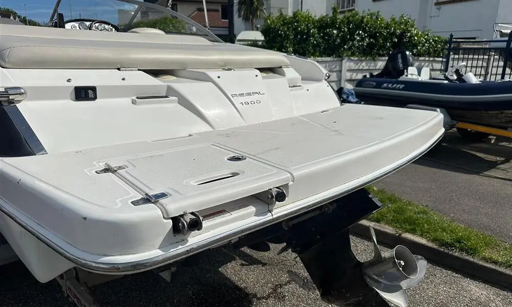 2008 Regal bowrider 1900