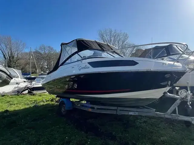 Bayliner VR5 Cuddy