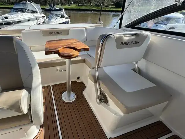 Bayliner Vr5