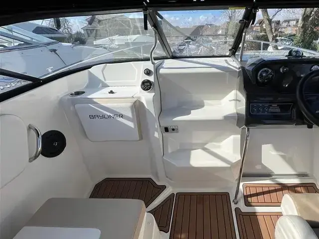 Bayliner Vr5