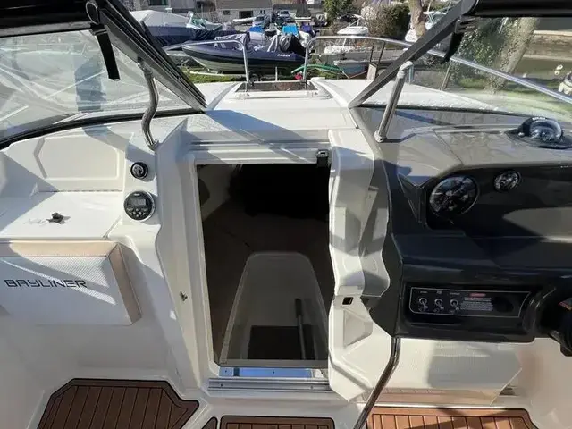 Bayliner Vr5