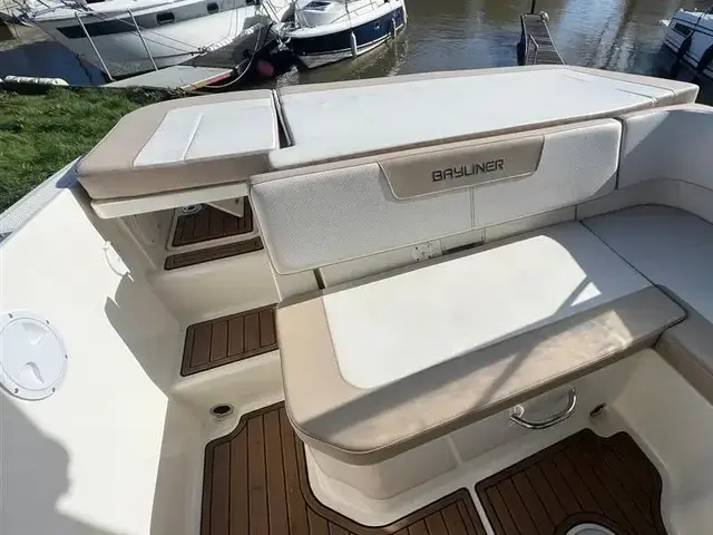 Bayliner Vr5