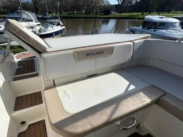 Bayliner Vr5