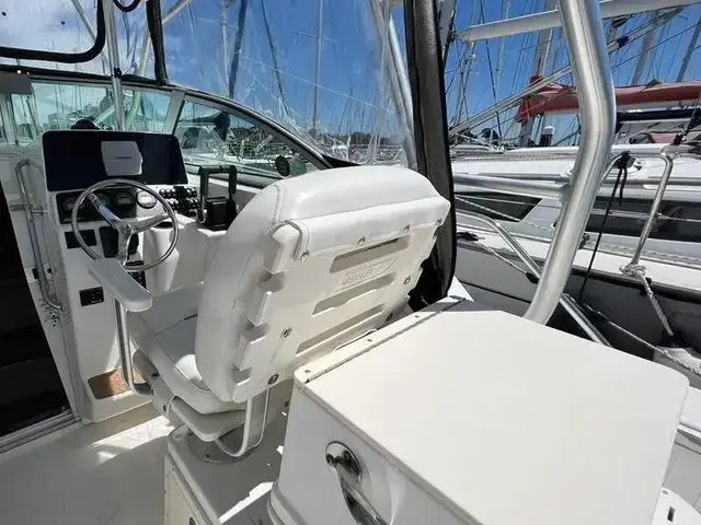 Boston Whaler 275 Conquest