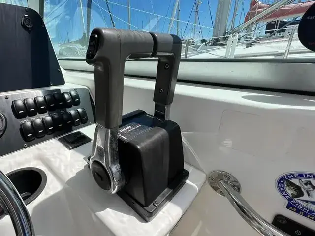 Boston Whaler 275 Conquest