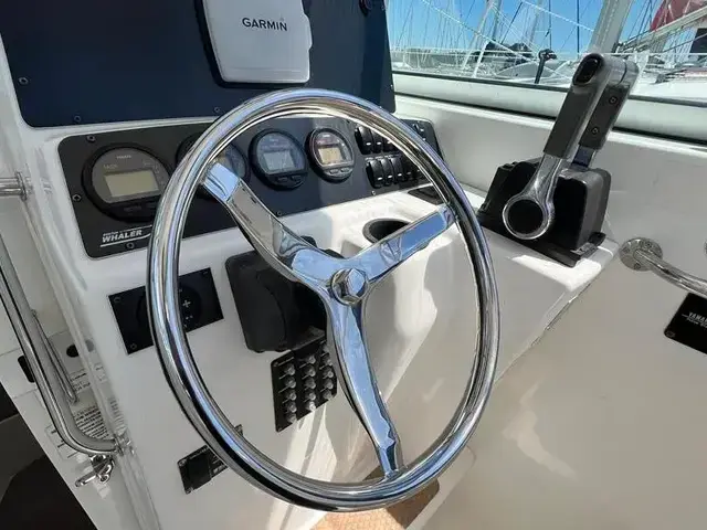 Boston Whaler 275 Conquest