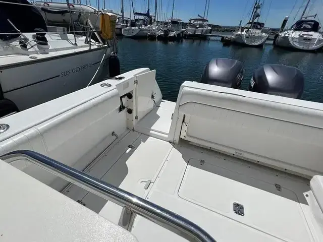 Boston Whaler 275 Conquest