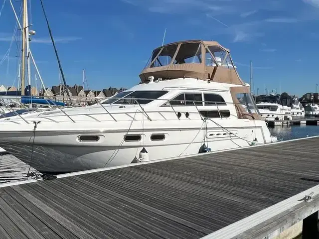 Sealine F44 Flybridge