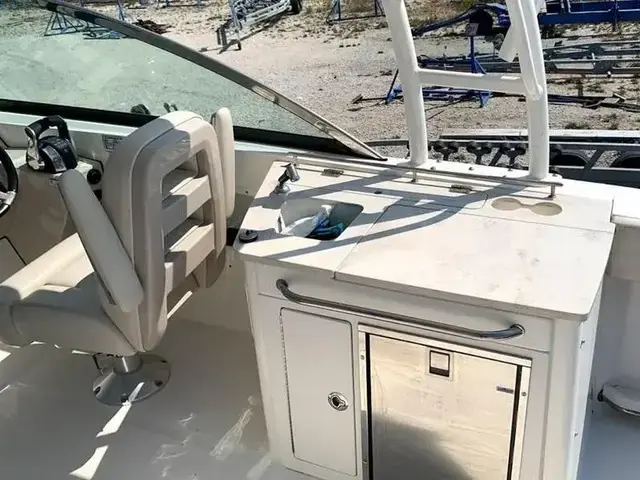 Boston Whaler 270 Vantage