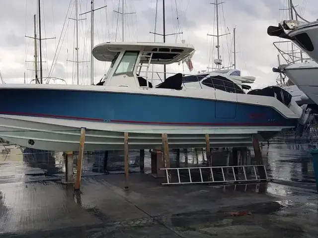 Boston Whaler 330 Outrage