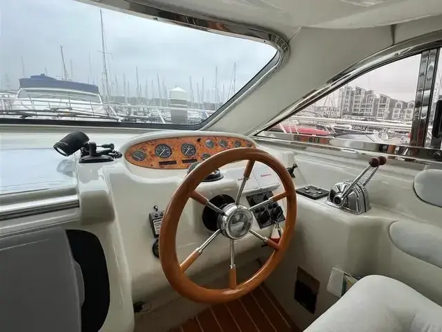 Sealine F44 Flybridge