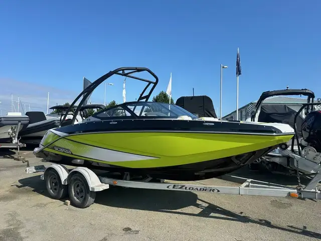 Scarab Boats 195 HO