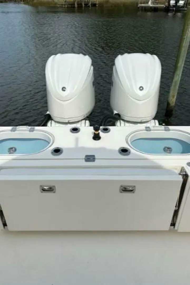 2024 Cobia Boats 301 center console