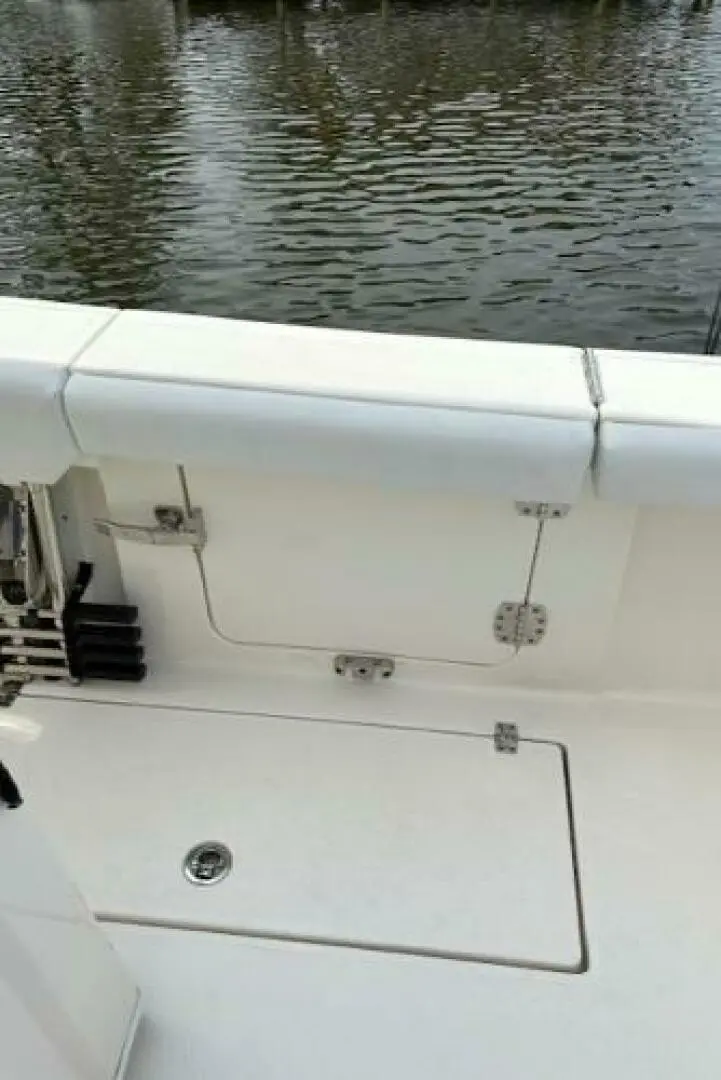 2024 Cobia Boats 301 center console