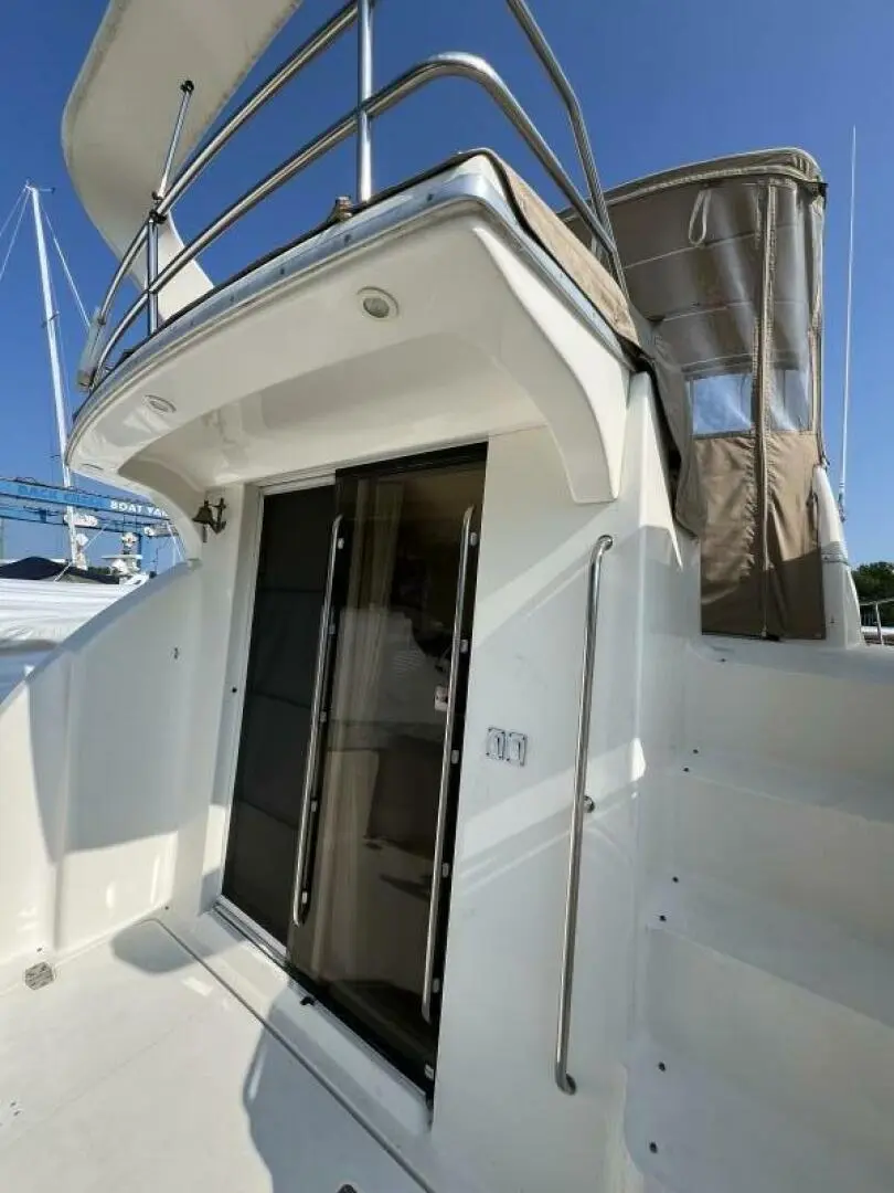 2003 Silverton 330 sport bridge