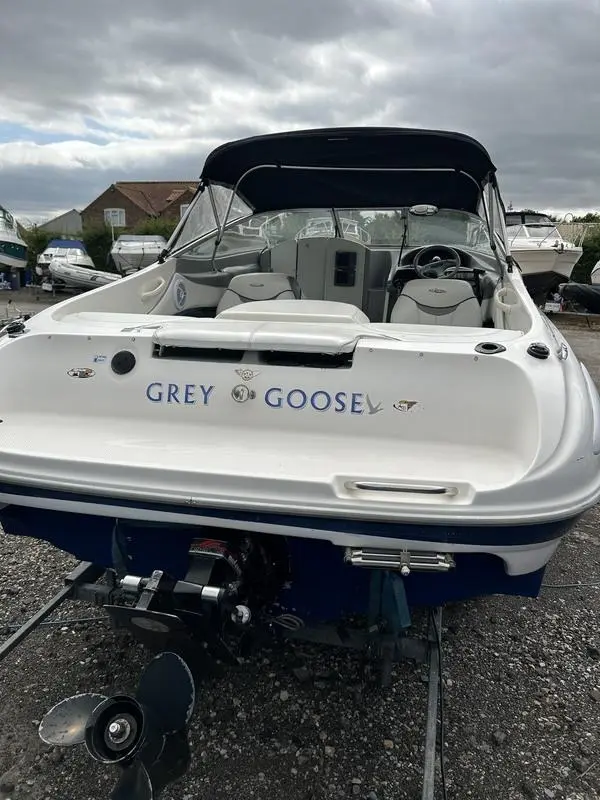 1998 Bayliner 252 capri