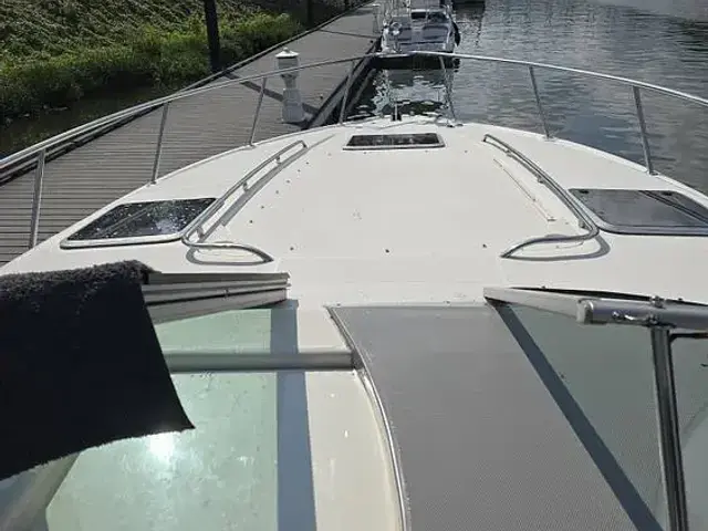 Chaparral 330 Signature