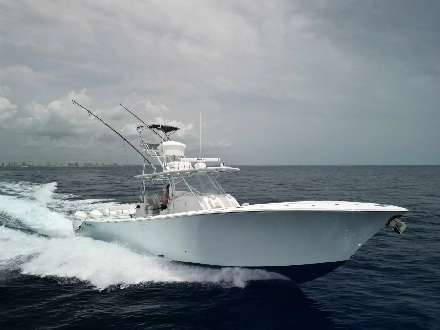 2021 Mercury 39 center console