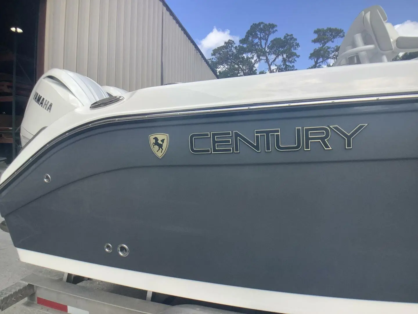 2025 Century 2600 center console