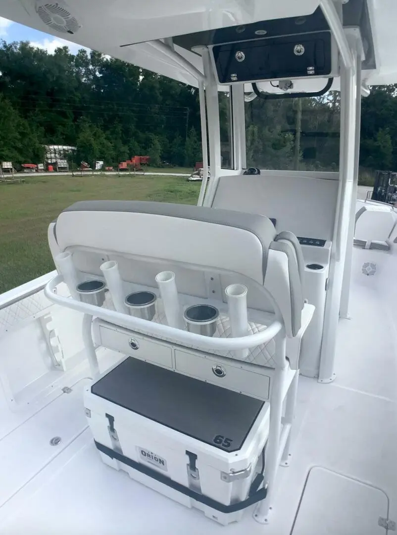 2025 Century 2600 center console