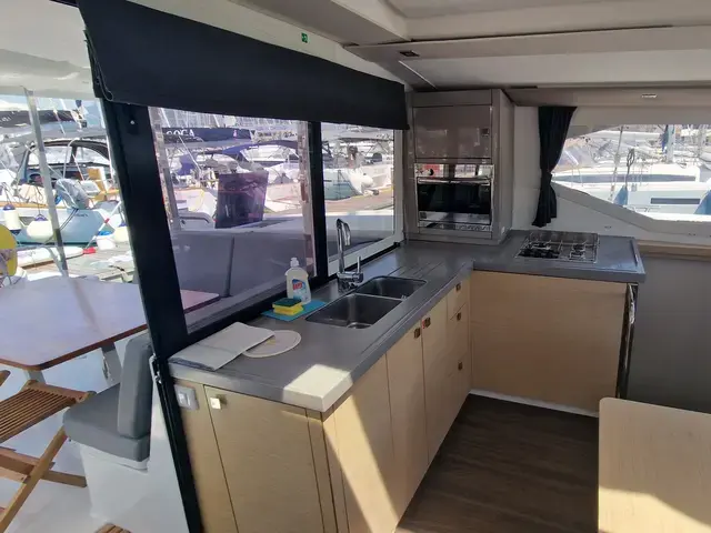 Fountaine Pajot Lucia 40