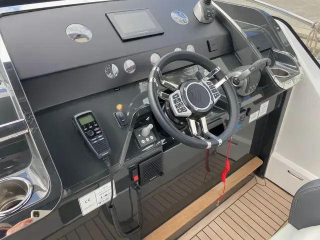 Fairline F Line 33