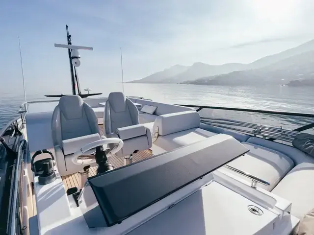 Azimut S7 FLY