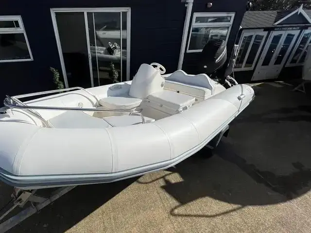 Zodiac Yachtline Deluxe 420