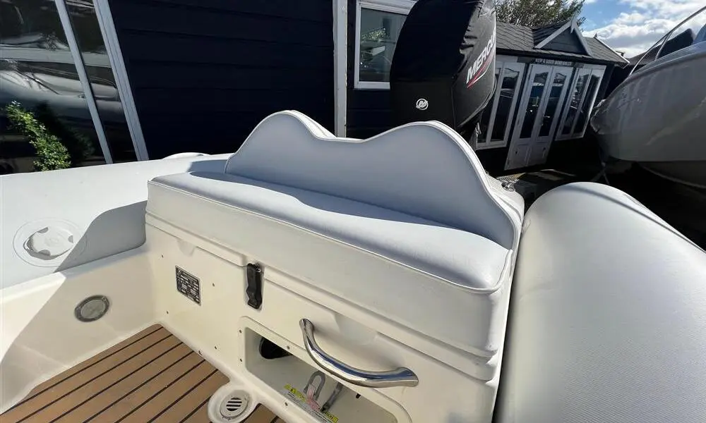 2005 Zodiac yachtline deluxe 420