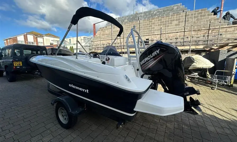 2016 Bayliner element e5