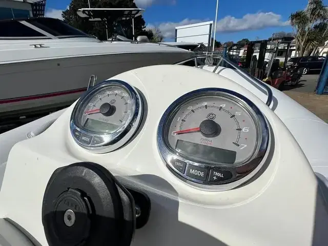 Zodiac Yachtline Deluxe 420