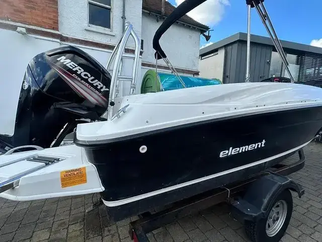 Bayliner Element E5