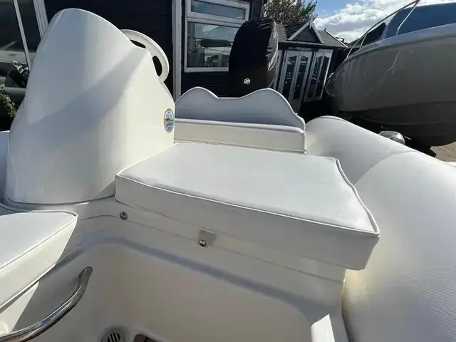 Zodiac Yachtline Deluxe 420