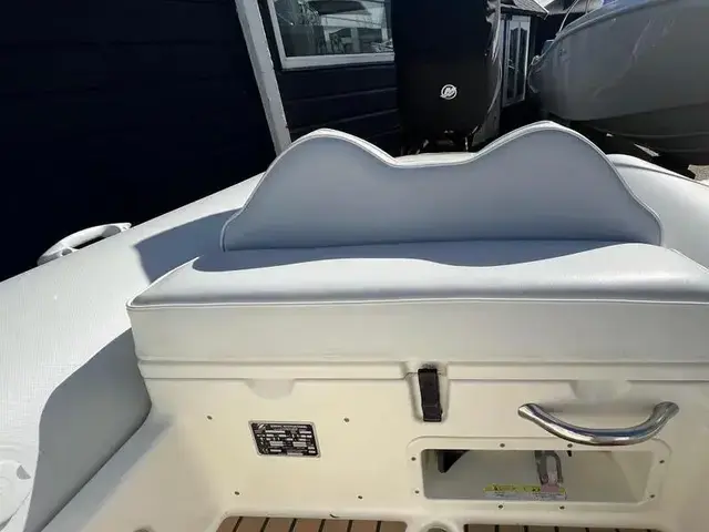 Zodiac Yachtline Deluxe 420