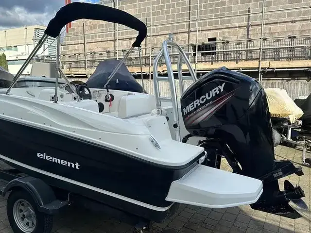 Bayliner Element E5