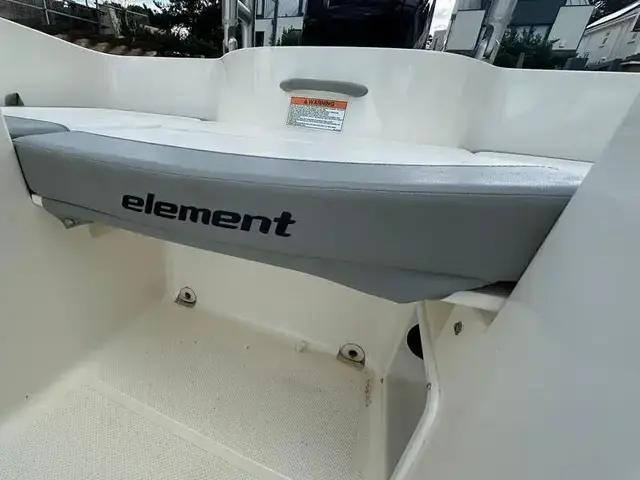 Bayliner Element E5