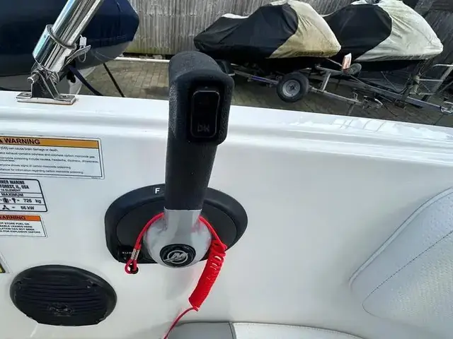 Bayliner Element E5