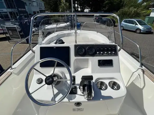 Boston Whaler 190 Montauk