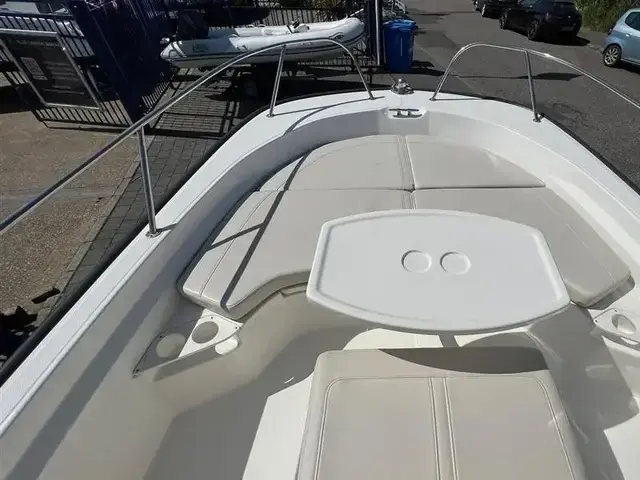 Boston Whaler 190 Montauk