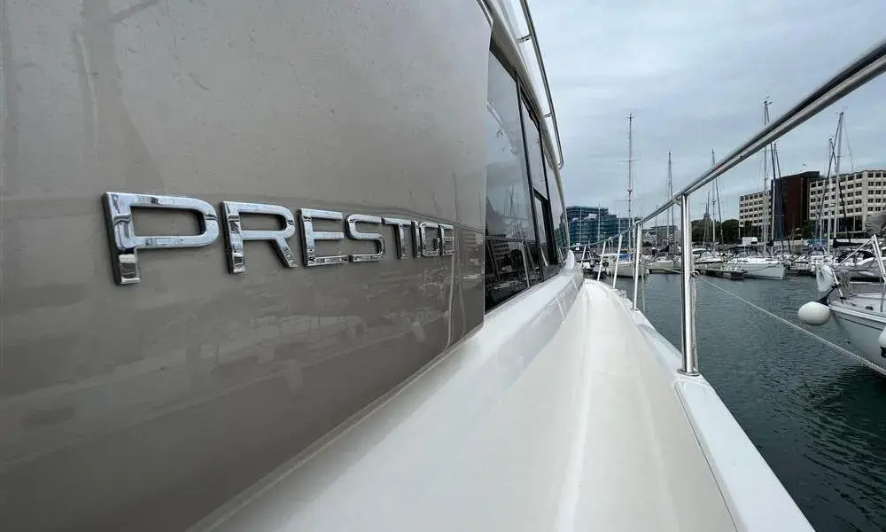 2011 Prestige 390 s