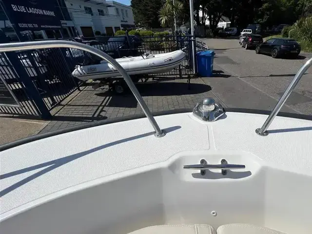 Boston Whaler 190 Montauk