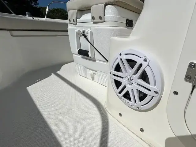 Boston Whaler 190 Montauk